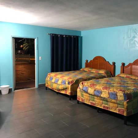 Slumberland Motel Sanford Bagian luar foto